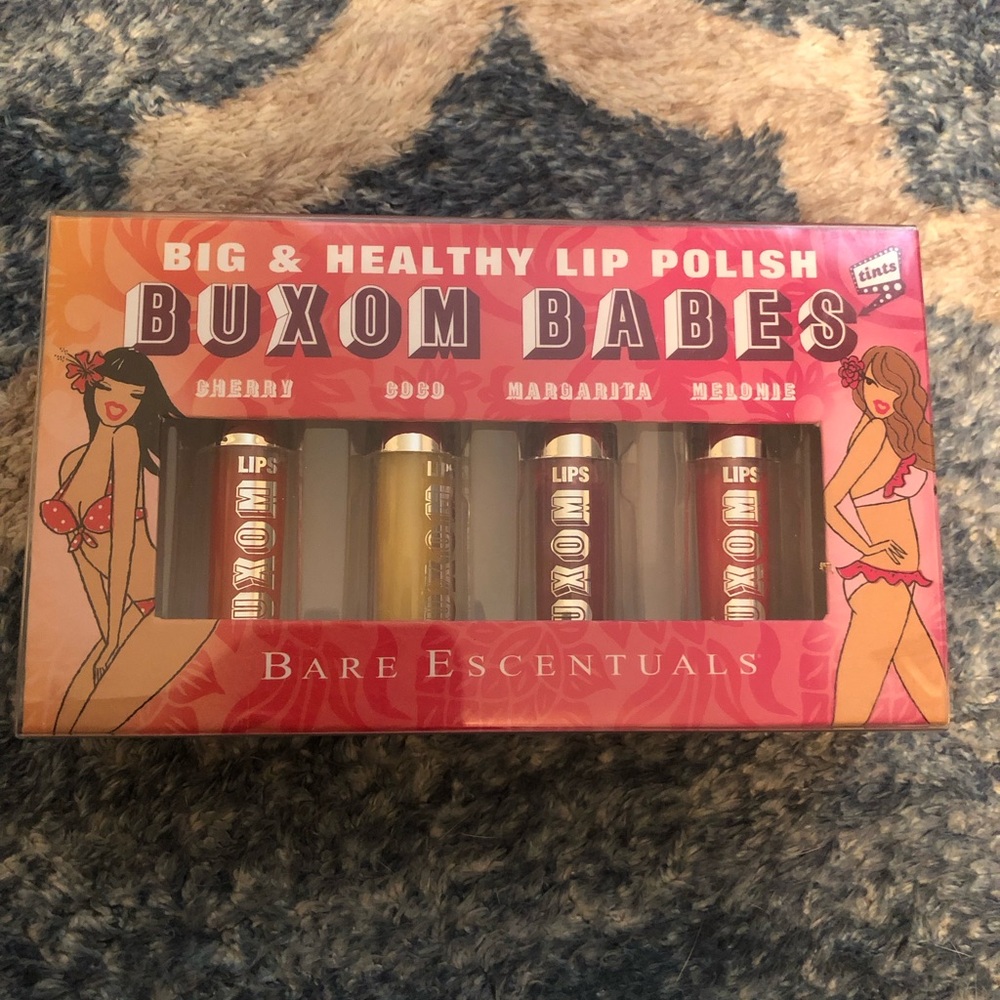 NIB Buxom Babes 4 piece set